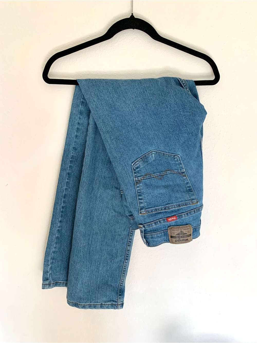 Classic Slim Straight Blue Men's Jeans - Wrangler